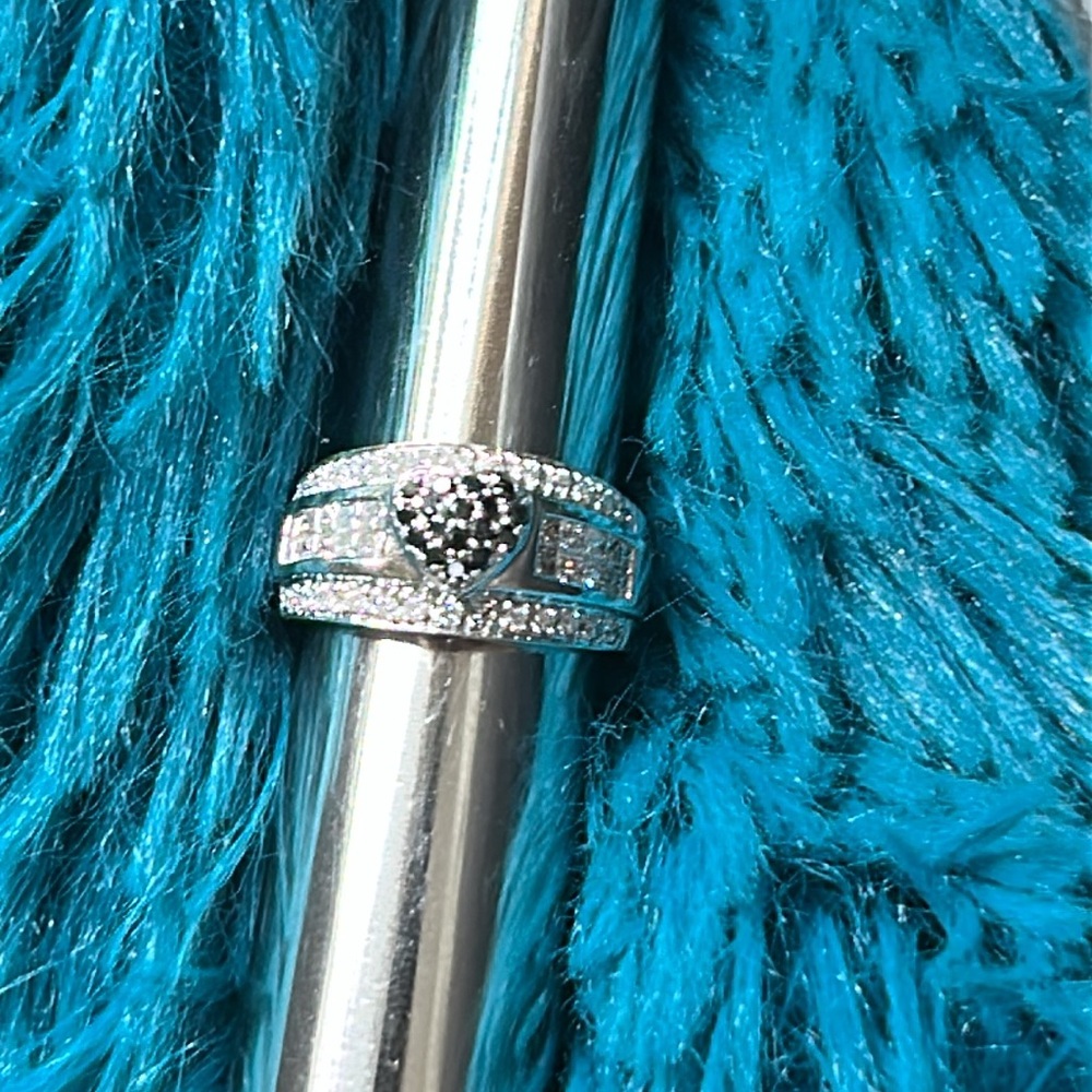 Heart ring - Picture 9 of 13